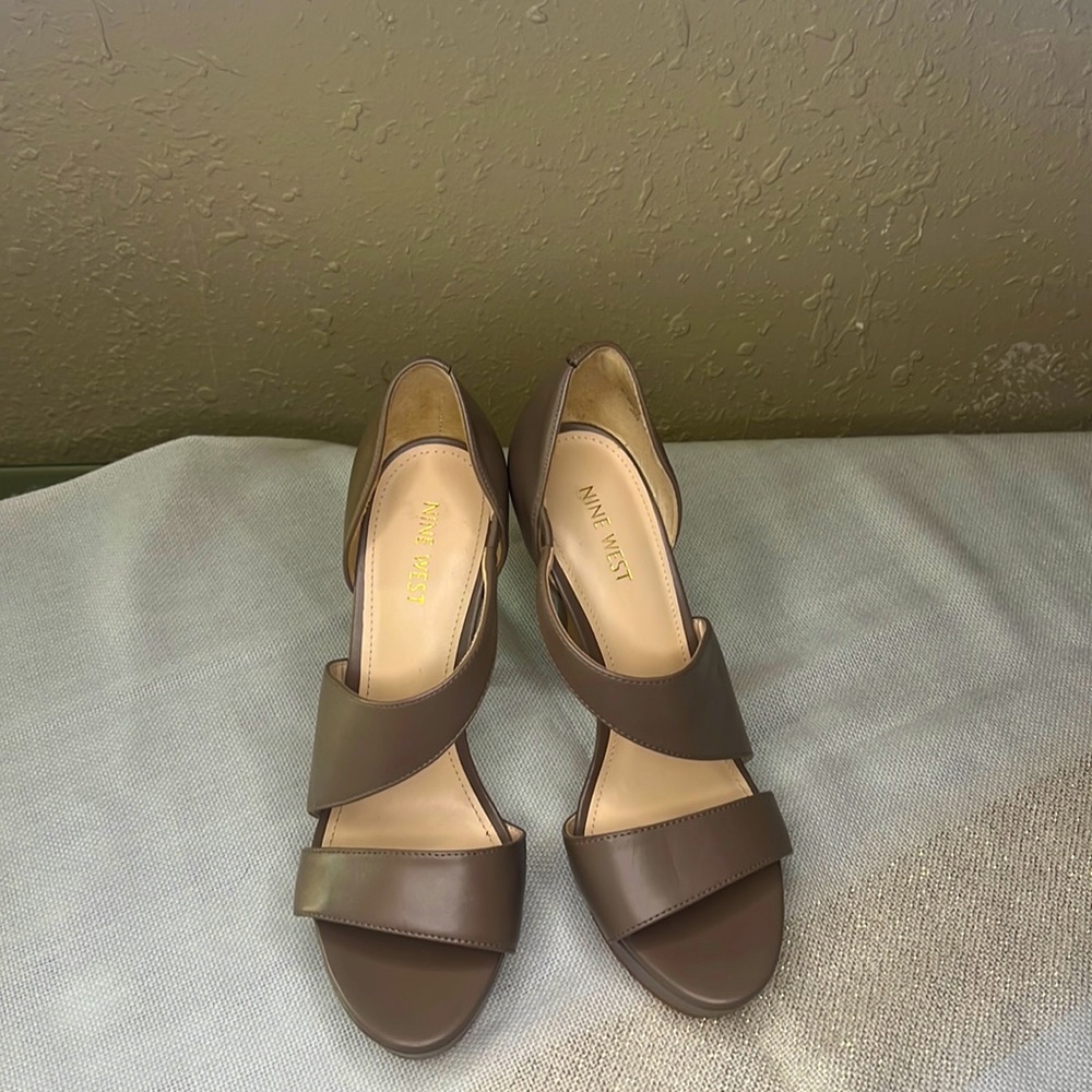 Nine West 8 1/2 Beautiful high heels